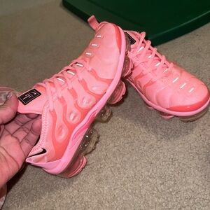 Nike Air VaporMax Plus Pink Sneakers